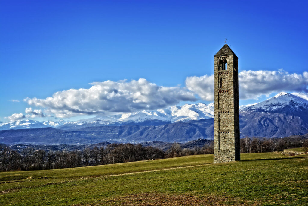 Il campanile romanico di San Martino